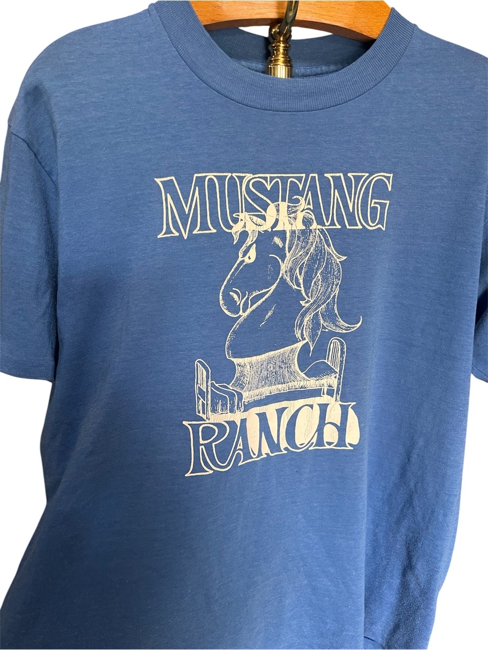 *RARE* Vintage 1980s Mustang Ranch Brothel Graphic Tee - Blue White XL - Picture 3 of 9